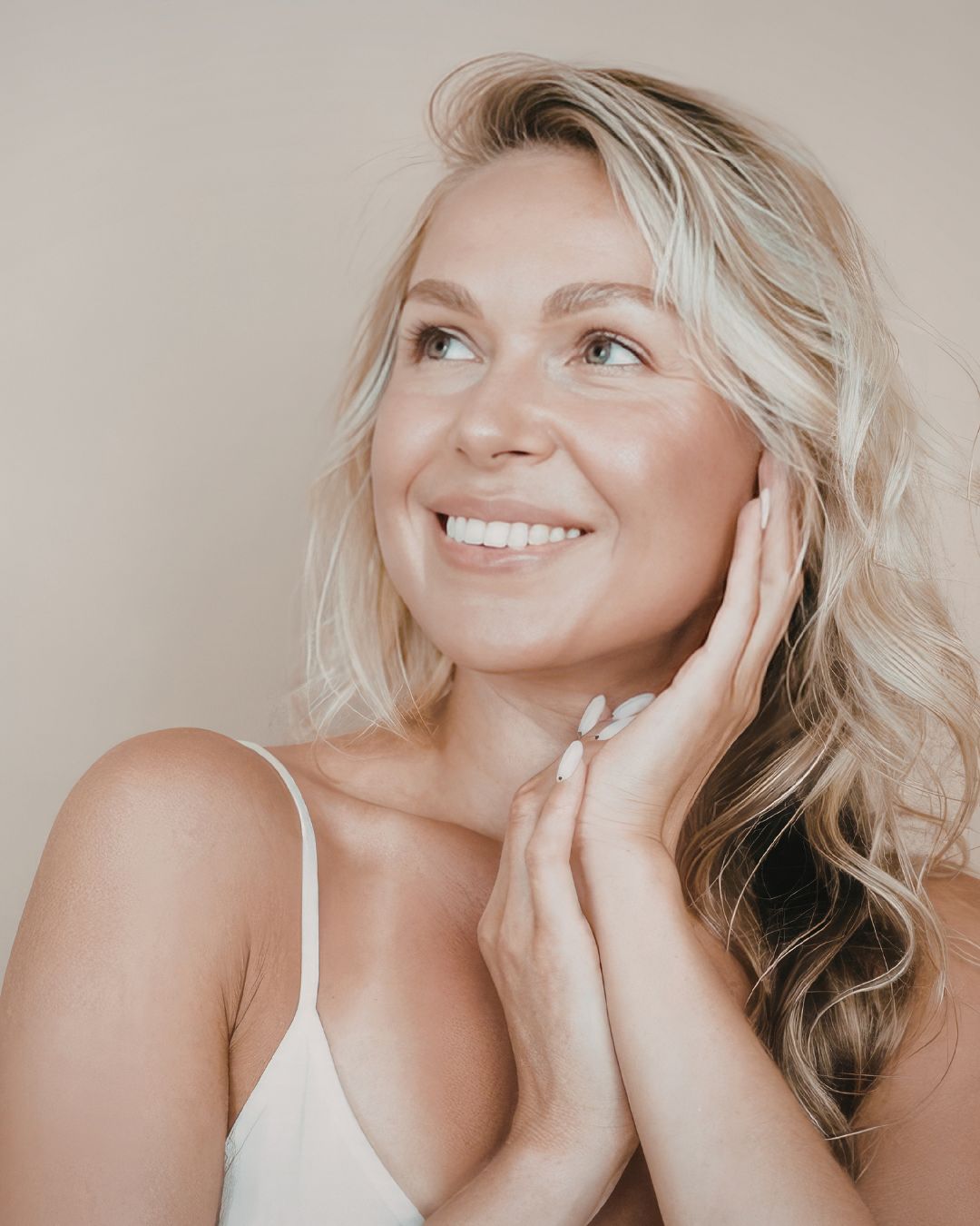 Lip lift - podniesienie wargi górnej, gabinet dr. Gollusa w Gdyni